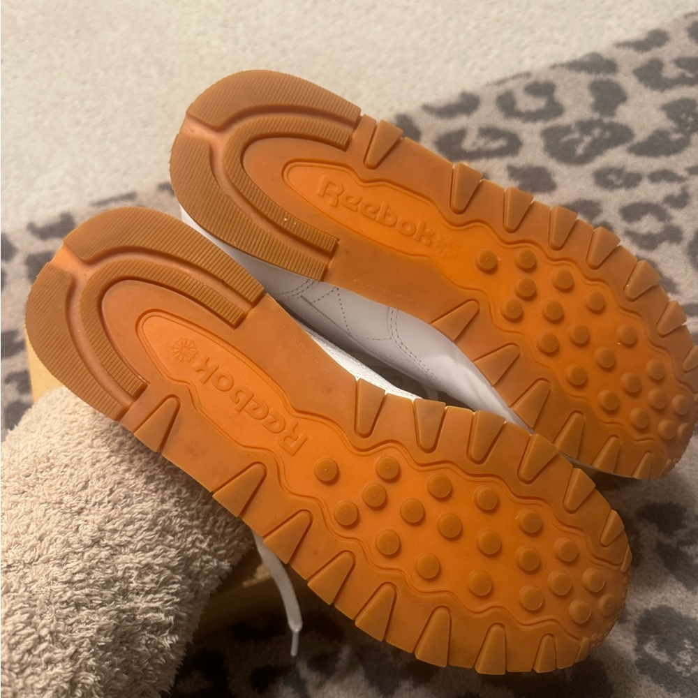 Reebok White Leather Sneakers with Gum Outsole - Picture 8 of 10